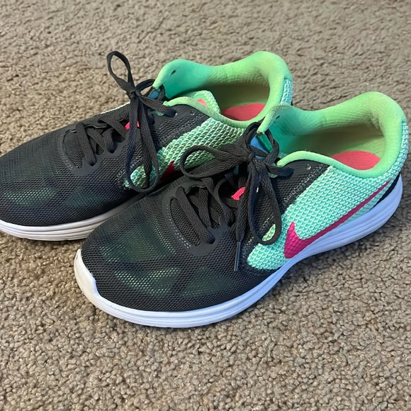 Women’s Nikes - Picture 1 of 6